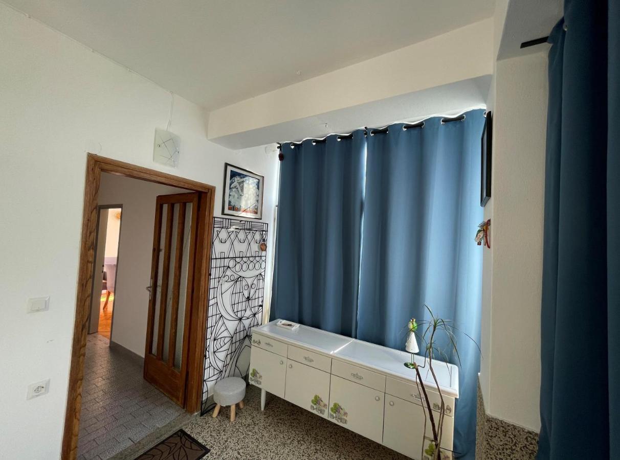 Apartment Mlija Оміш Екстер'єр фото