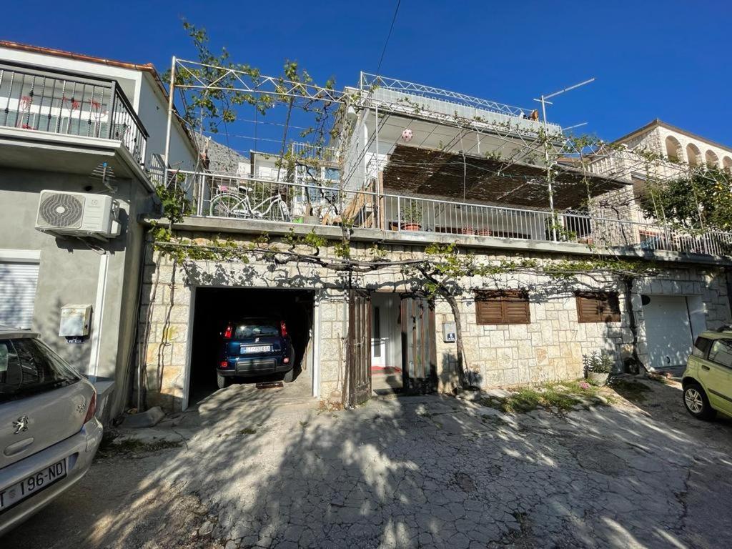Apartment Mlija Оміш Екстер'єр фото