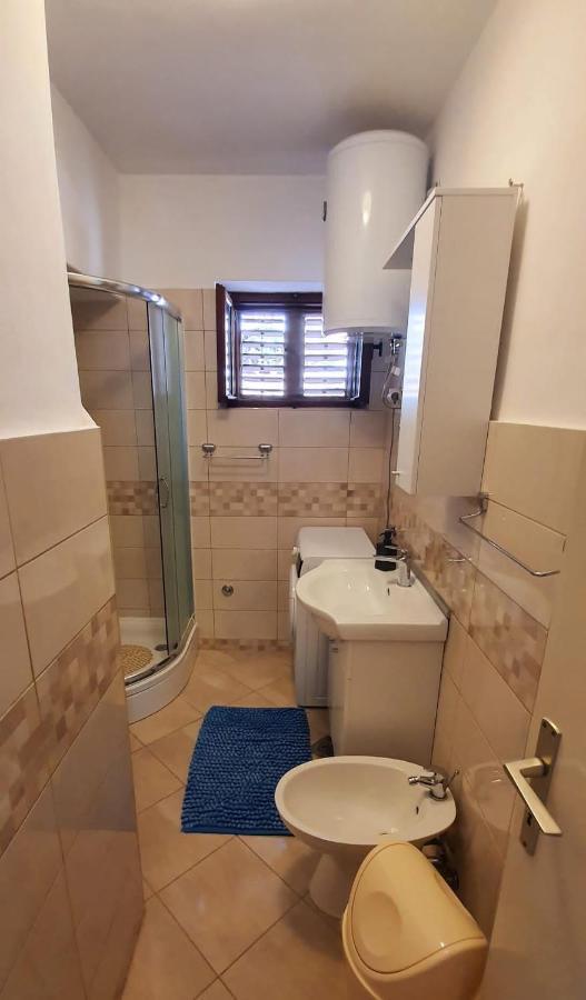 Apartment Mlija Оміш Екстер'єр фото