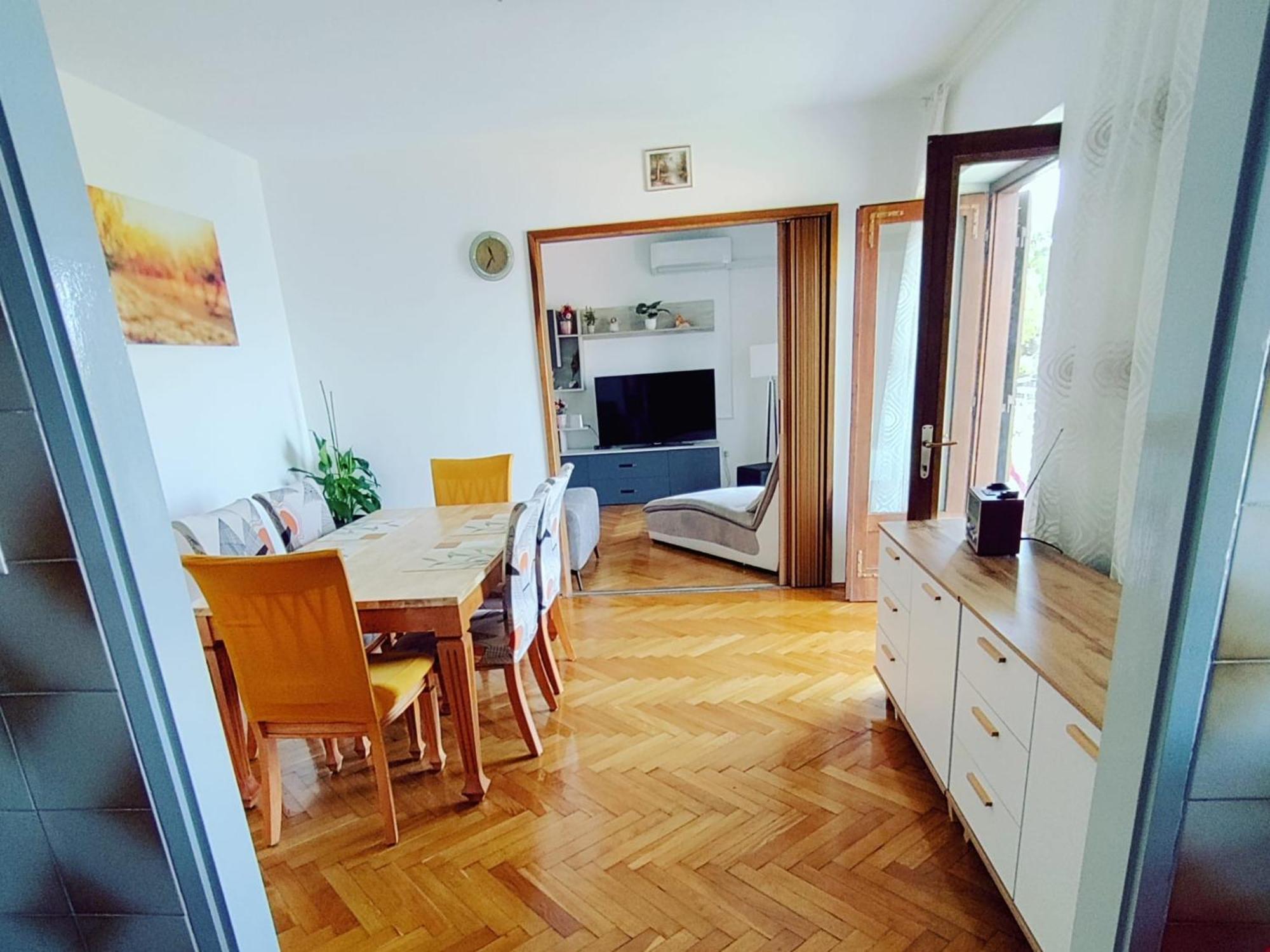 Apartment Mlija Оміш Екстер'єр фото